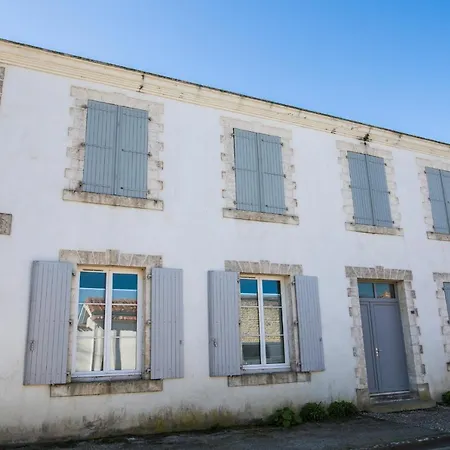 Hébergement de vacances Appartement terrasse 3*dominant St Martin de Ré *